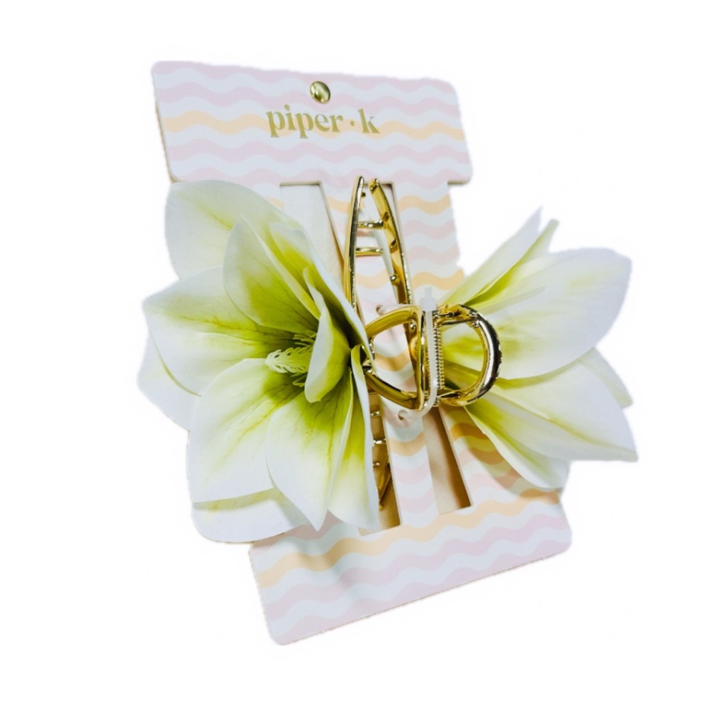 NWT ⚜️💖⚜️ Piper K Gorgeous White and Yellow Lilly Flowers
Hair Claw Clip